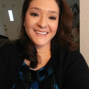 Meet your Posher, Claudia
